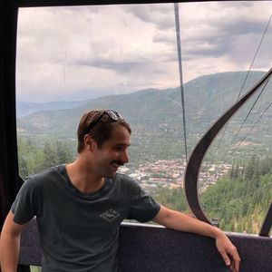 Meet your Posher, Tom